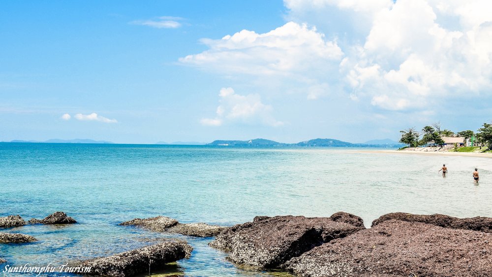 ชายหาดแหลมแม่พิมพ์ ขอบคุณภาพจาก: https://thailandtourismdirectory.go.th/th/attraction/1757