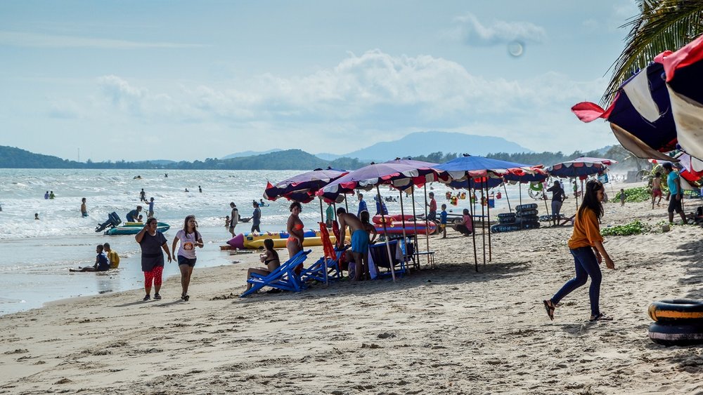 ชายหาดแหลมแม่พิมพ์ ขอบคุณภาพจาก: https://thailandtourismdirectory.go.th/th/attraction/1757