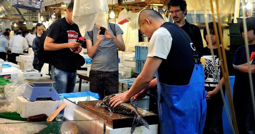 Tsukiji Fish Market Food Tour with National Licensed Guide in Tokyo - Klook ประเทศไทย