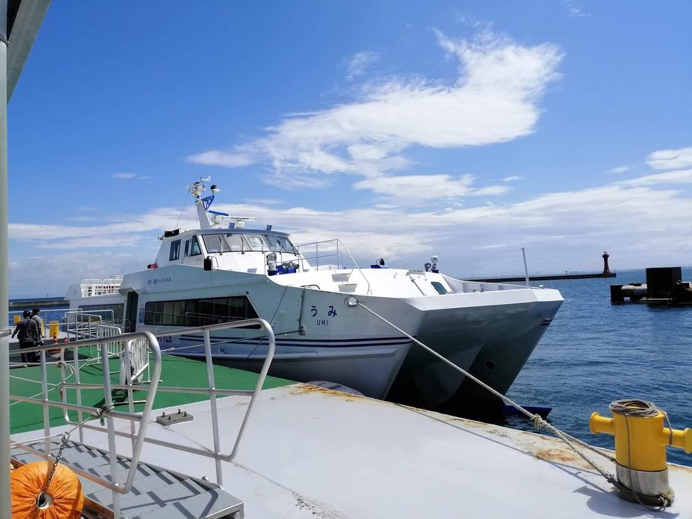 เรือเฟอร์รี่ ขอบคุณภาพจาก: https://www.lostinsakura.com/2019/06/kobe-ferry.html