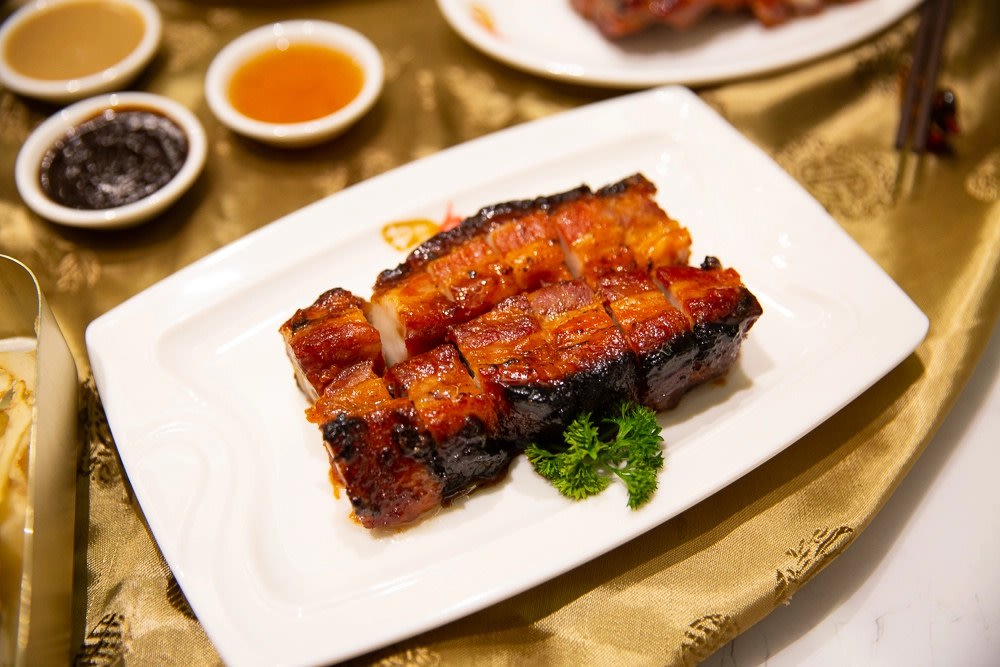 เมนูแนะนำของ Kam's Roast ขอบคุณภาพจาก: www.khaosodenglish.com