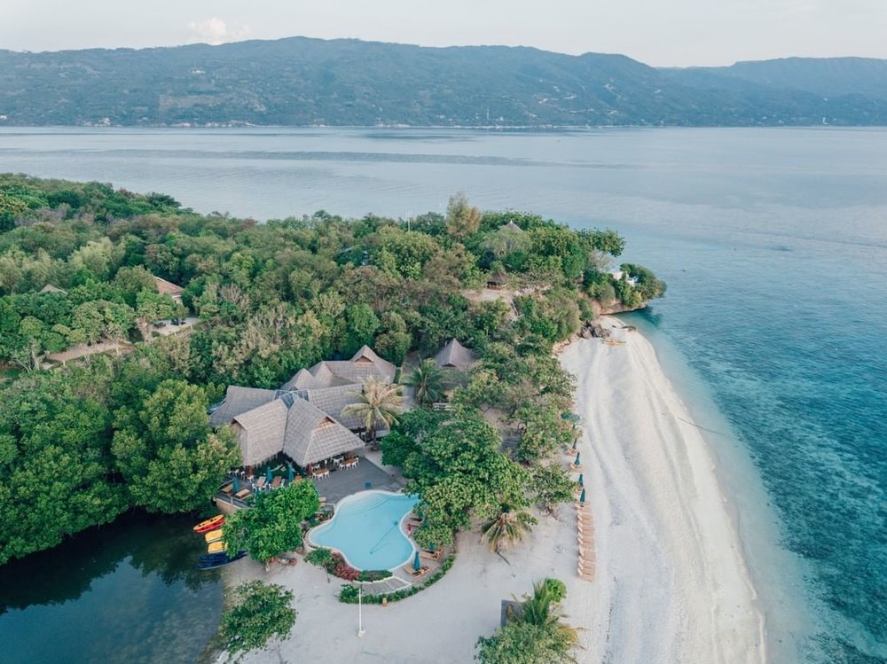 The view of Bluewater Sumilon Island Resort from aboce
