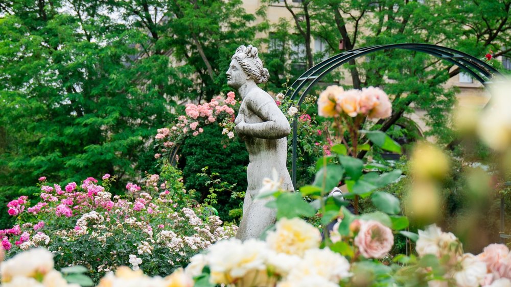 a sculpture in Jardin des Plantes, France