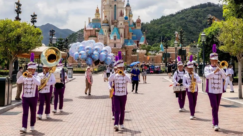 ร้านค้าและร้านขายของที่ระลึก โซน Main Street USA | รูปภาพจาก hongkongdisneyland.com