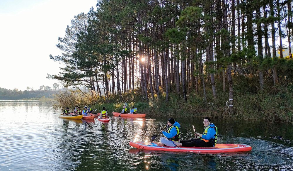 Tour Chèo Kayak Trên Hồ Tuyền Lâm Đà Lạt