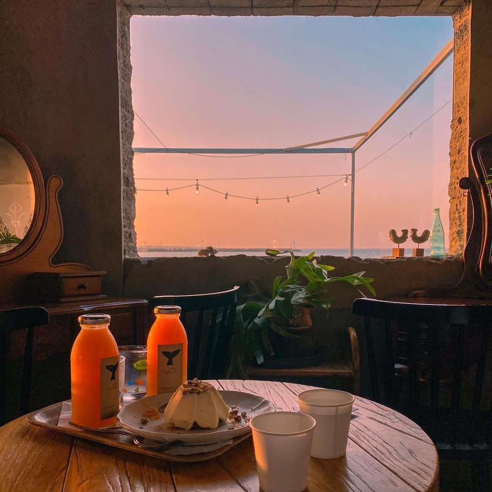 Cafe Hallasan aesthetic cafe in Jeju