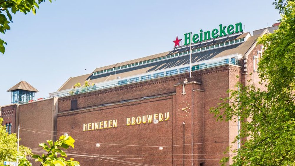 在海尼根體驗館體驗150年歷史的釀酒文化及互動遊戲。