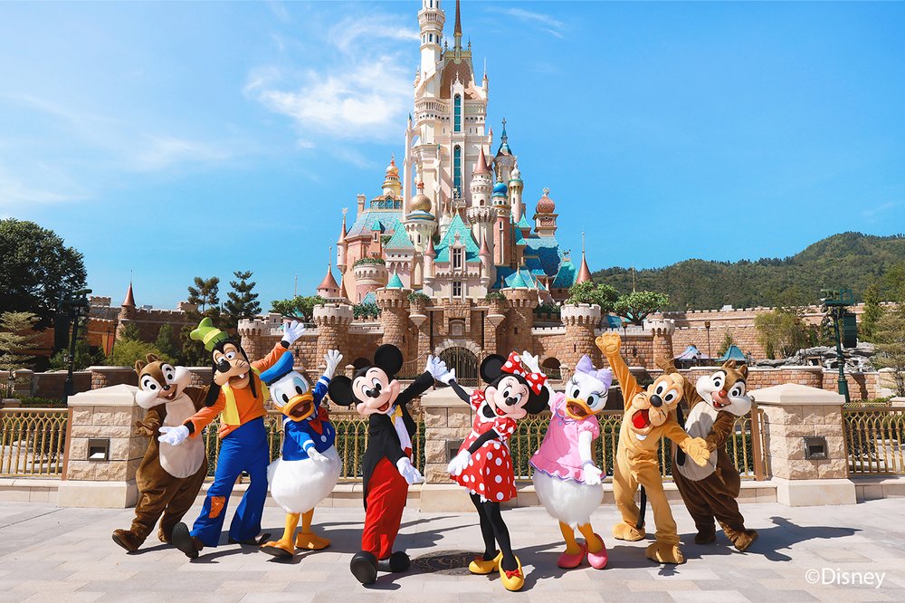 disney mascot characters in hong kong disneyland
