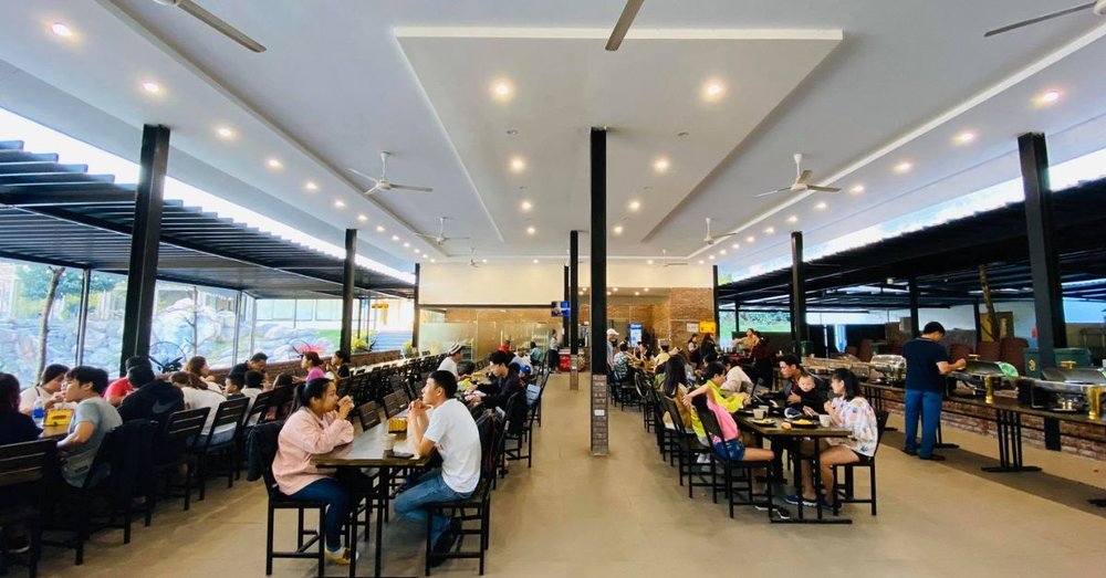 Ăn Gì Ở Bạch Mã Village?