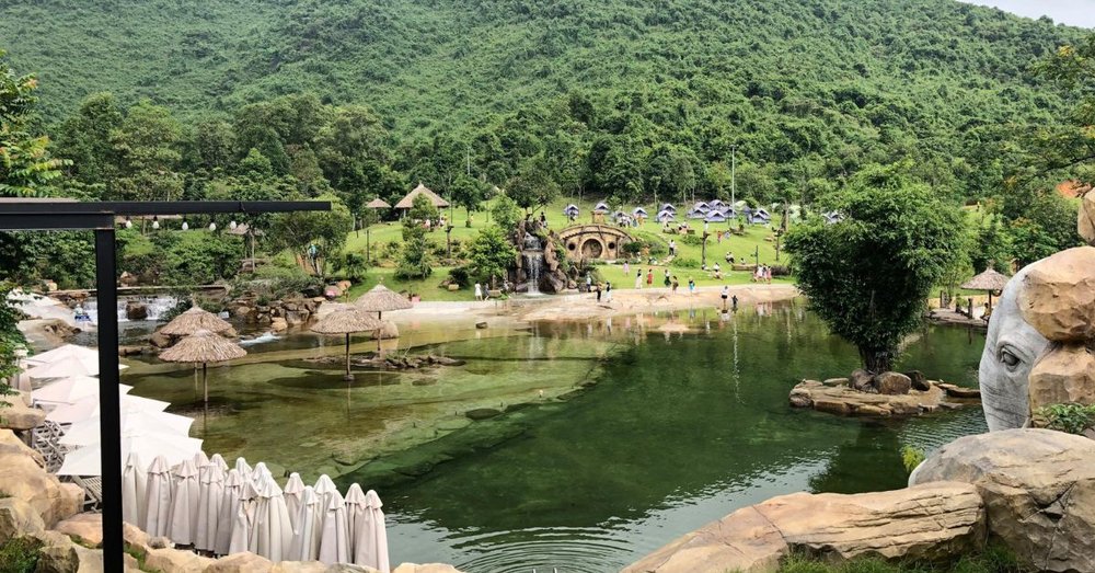 Bảng Giá Vé Và Combo Cắm Trại Ngoài Trời Của Khu Du Lịch Bạch Mã Village