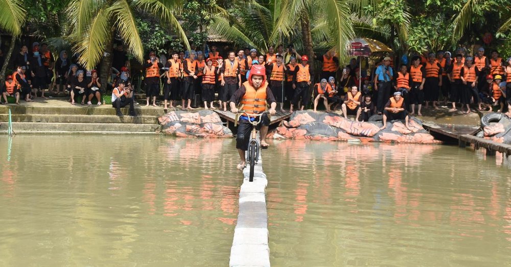 Các Trò Chơi Dân Gian Đậm Nét Miền Tây