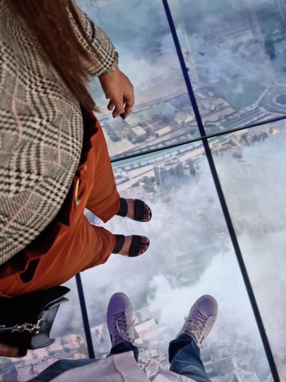 ブルジュハリファ アット・ザ・トップ 足元