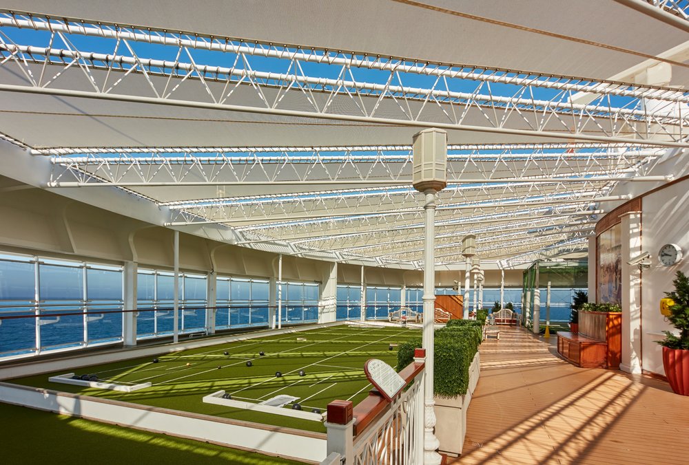 Roof deck activity area