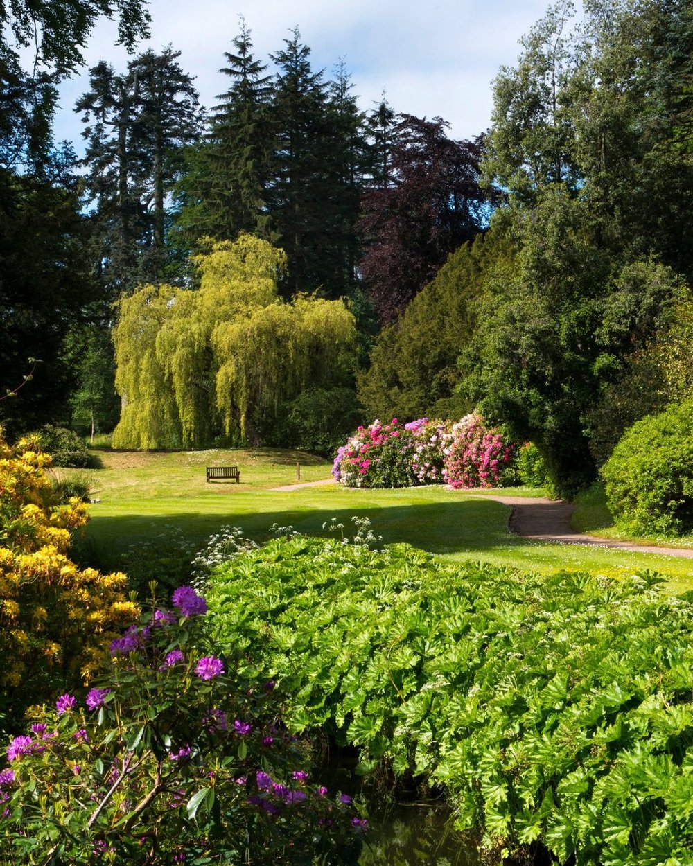 Hampton Court Palace as Buckingham Palace in Queen Charlotte Netflix series