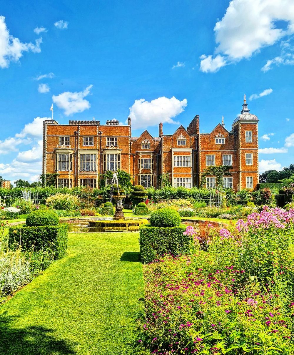 HATFIELD HOUSE King George III and Queen Charlotte’s garden scene