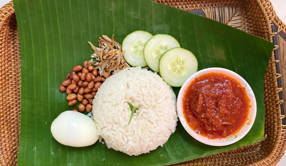 Nasi Lemak - Cơm Dừa Malaysia Trứ Danh Bốn Bể