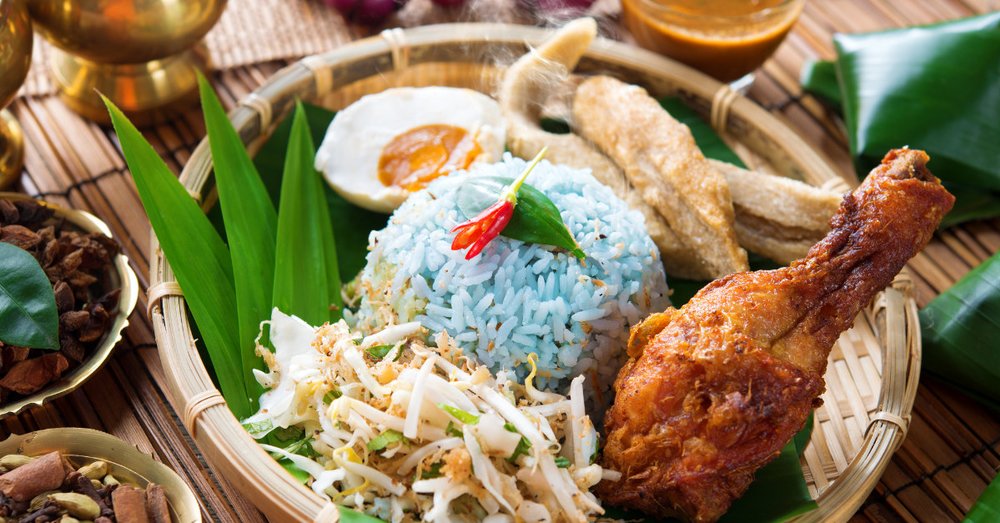 Cơm Nasi Kerabu - Cơm Dừa Hoa Đậu Biếc Đẹp Mắt