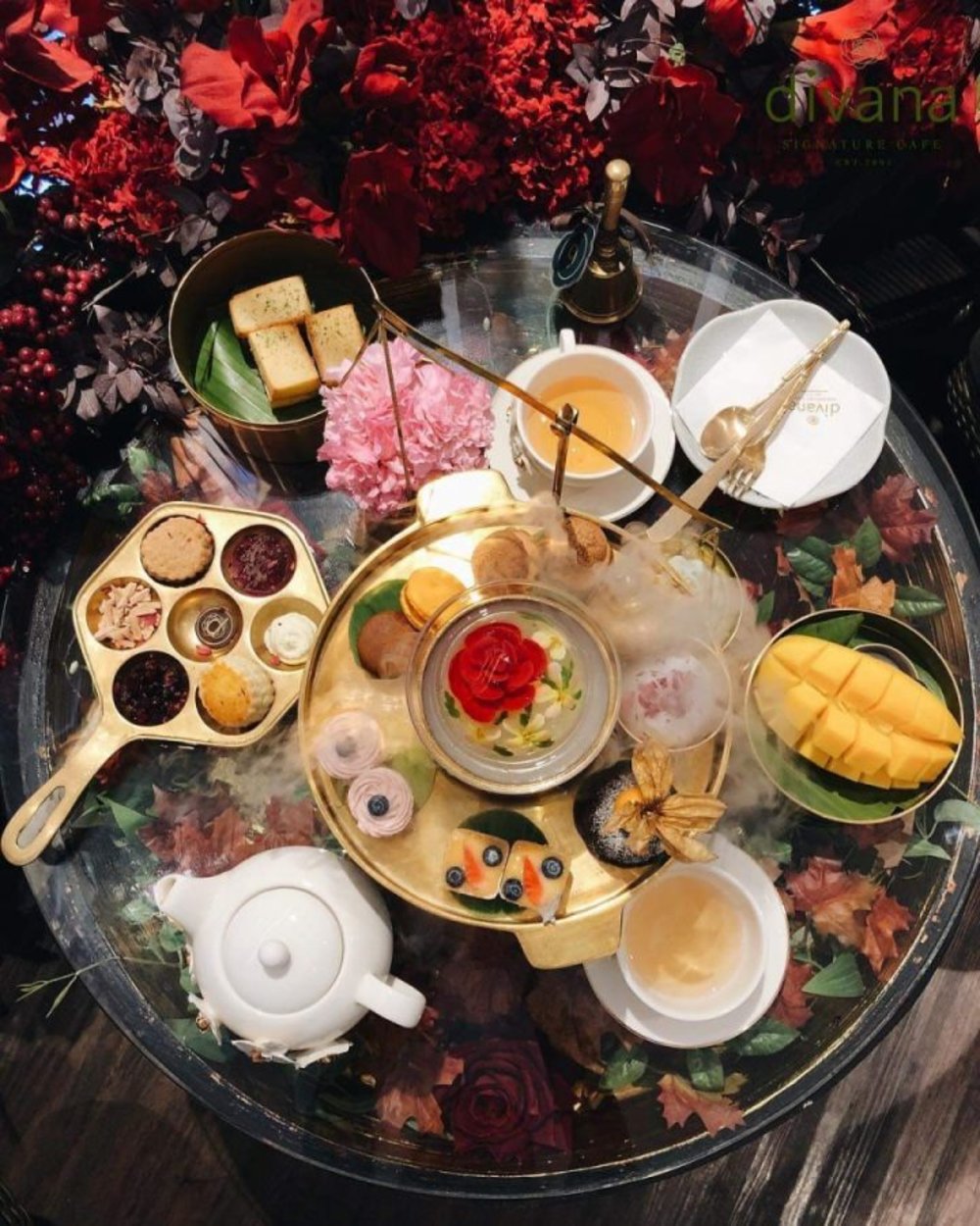 Divana Signature Afternoon Tea Set | ขอบคุณรูปภาพจาก madamaew