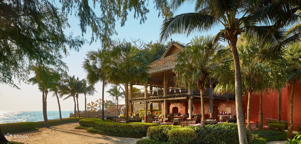 ชุดน้ำชายามบ่ายที่ McFarland House หัวหิน