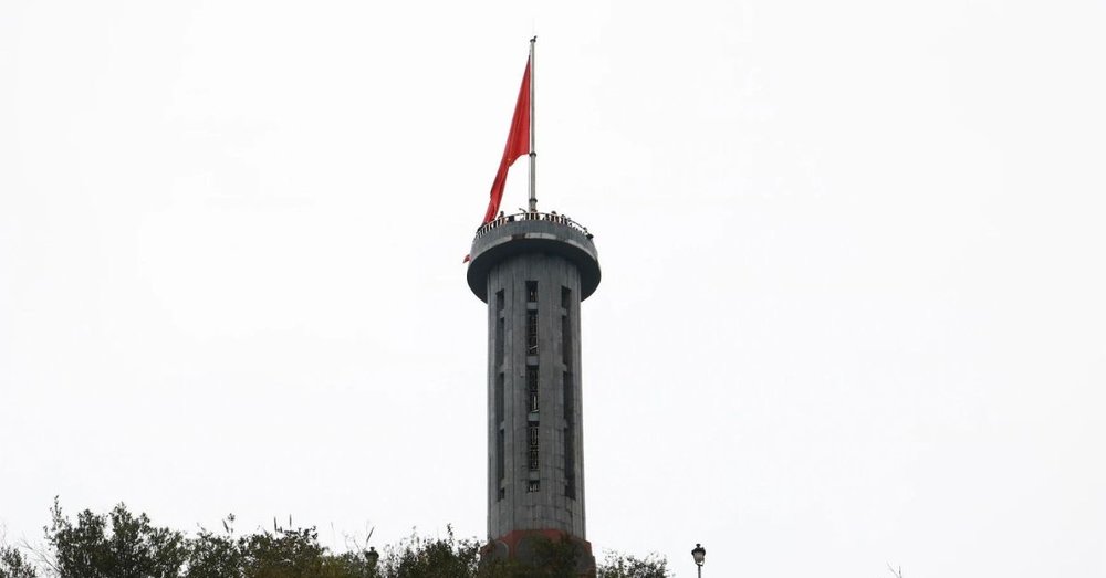 Cột Cờ Lũng Cú