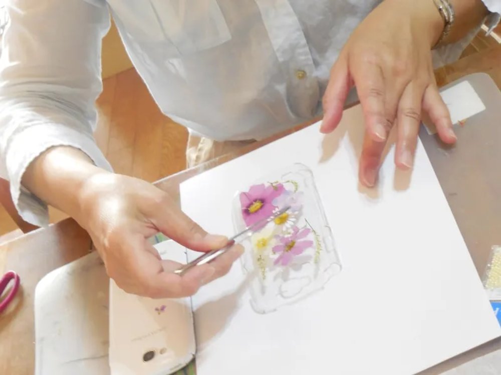 88210 押し花スマホケース作り体験