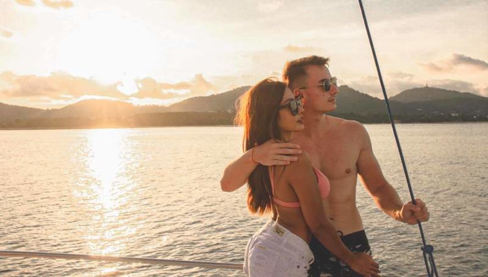 ถ่ายรูปคู่พะรอาทิตย์ตก