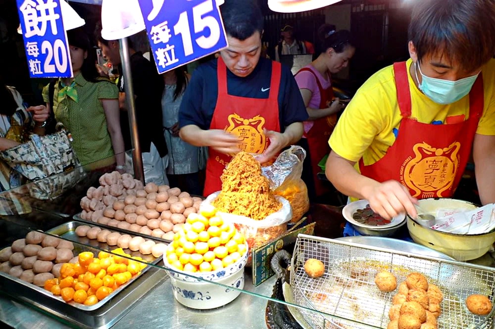 12 Must-try Street Food Stalls at Ningxia Night Market in Taipei ...