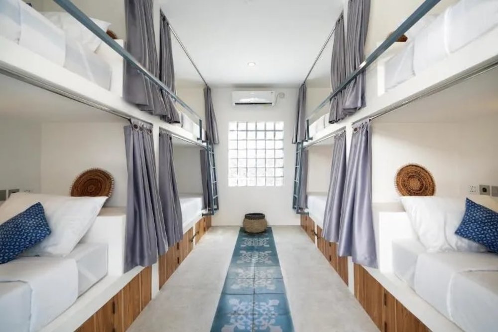 Seaesta Komodo Hostel - Room