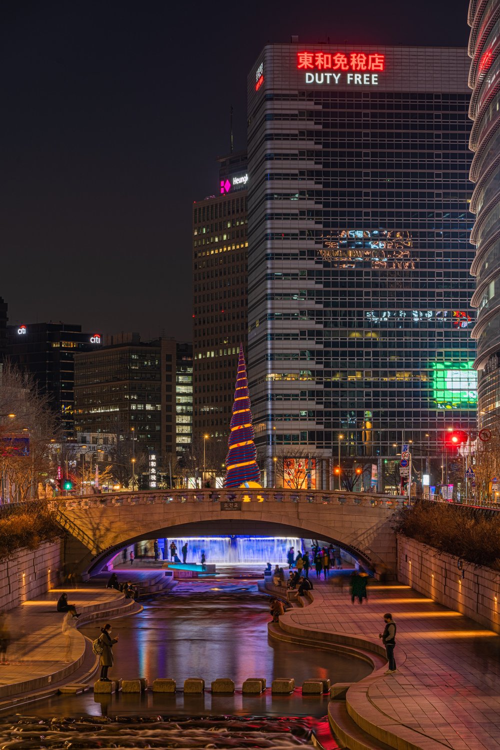 Colorful night life in Soeul