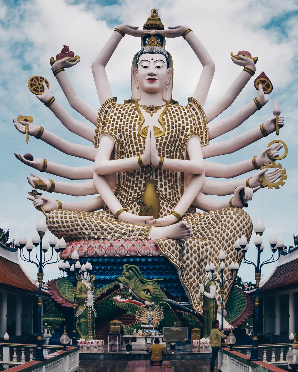 Budha with thousand arms