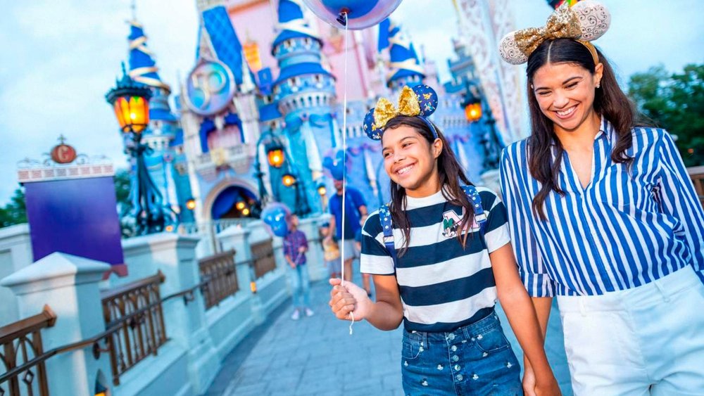mom and daughter at walt disney world florida