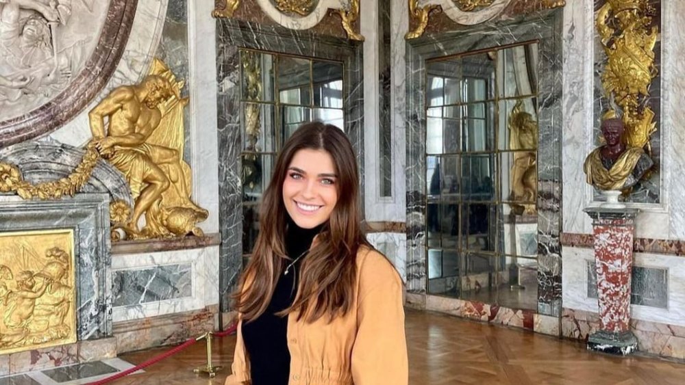 The lavish decor will leave you in awe. Credits to @caitlin_onee on Instagram