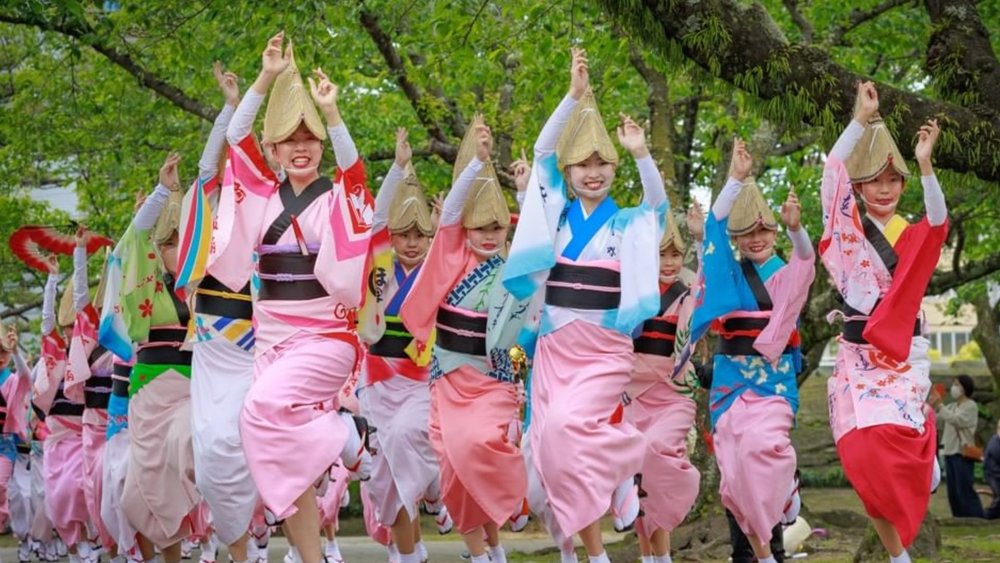 Feel the beat and join the fun! Credits to @k456.awa on Instagram.