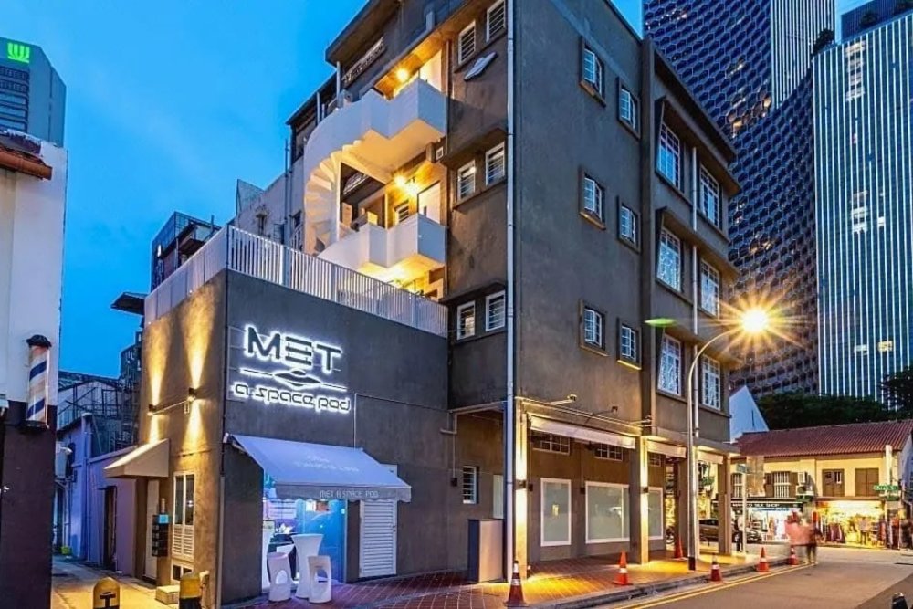 Met A Space Pod @ Arab Street - Exterior