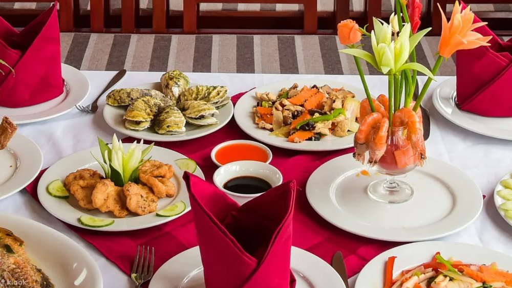 Thưởng Thức Ẩm Thực Hạ Long Phong Phú