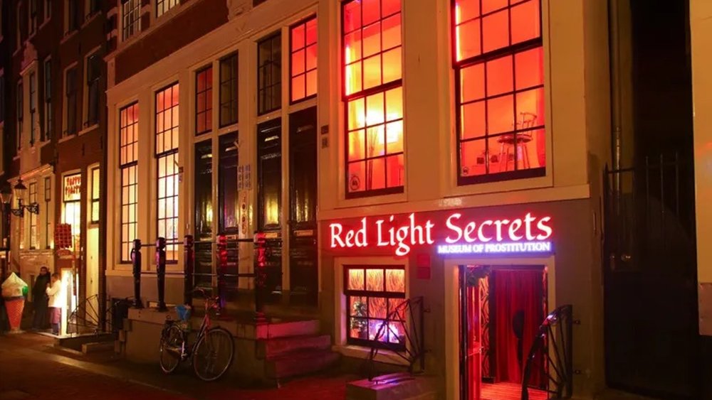 Don’t miss out on this opportunity to know the Red Light Secrets.
