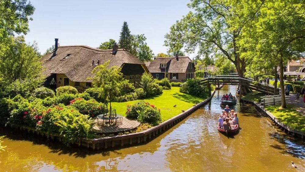 Cruise the Little Venice with a traditional boat ride.