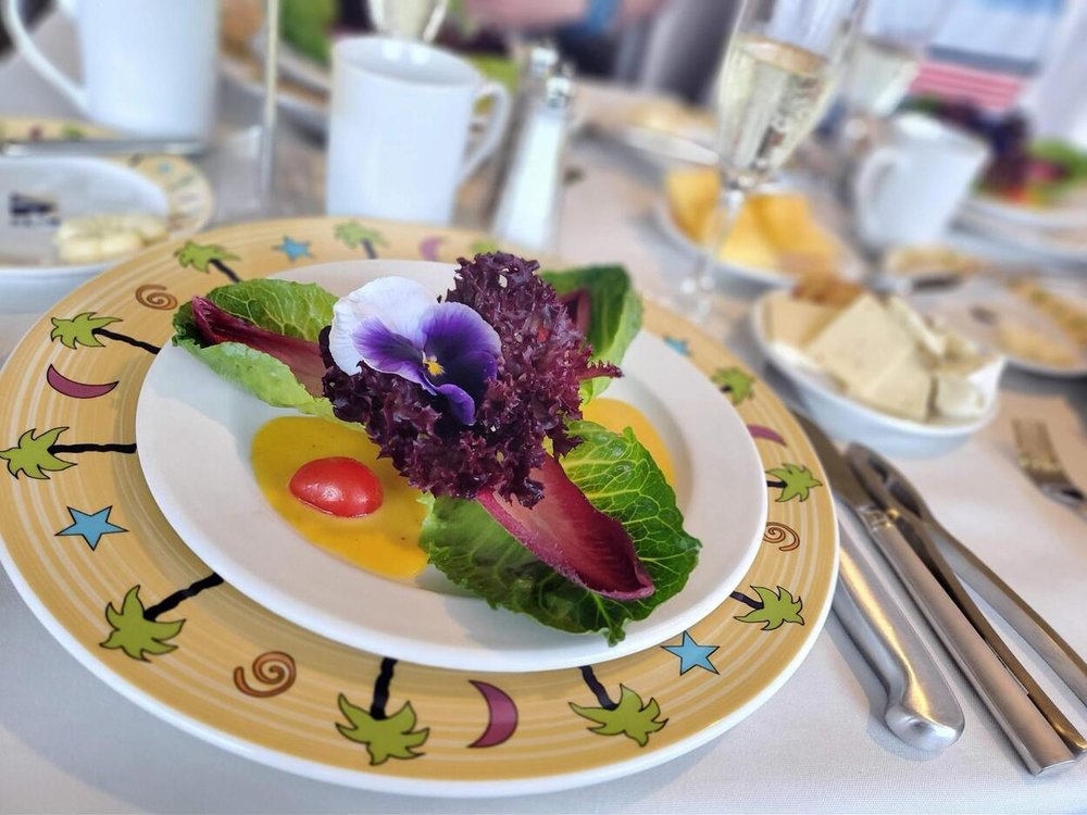 シャキシャキ新鮮な野菜のサラダ