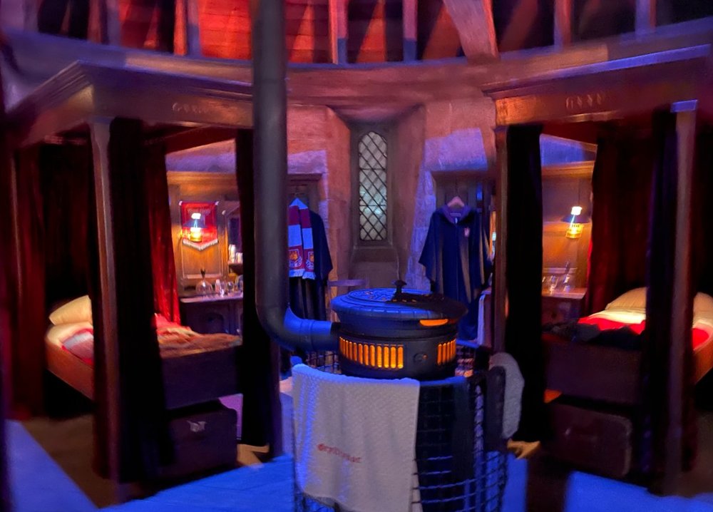 WBSTT harry potter gryffindor dormitory