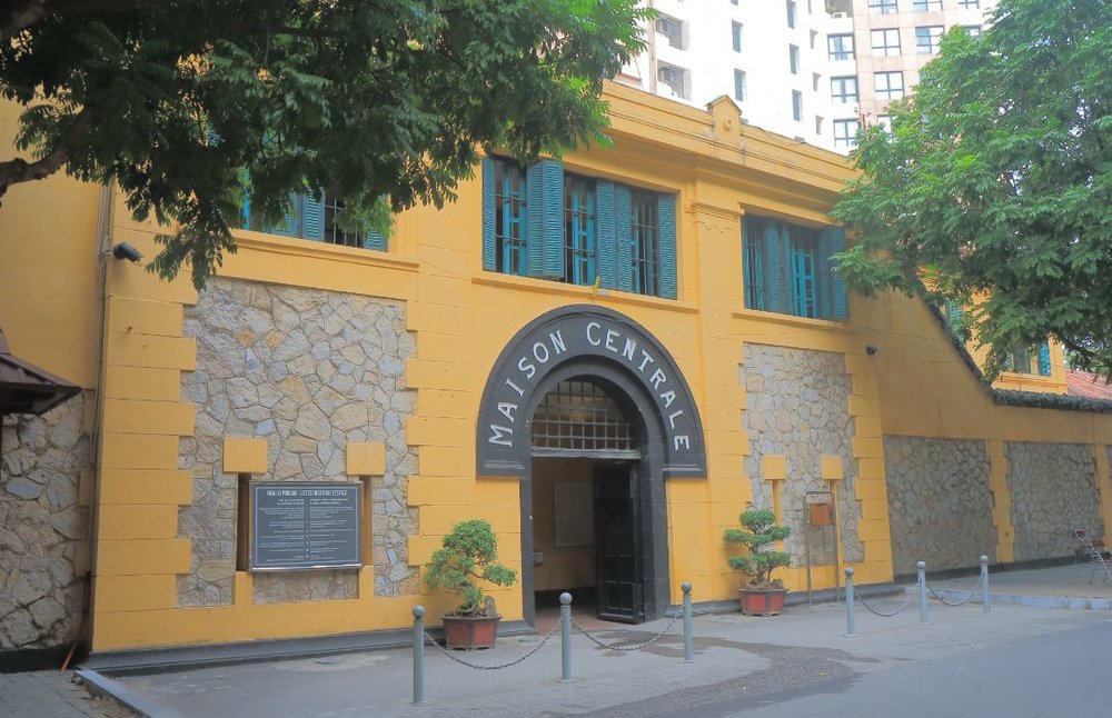 VN ハノイ ホアロー収容所跡