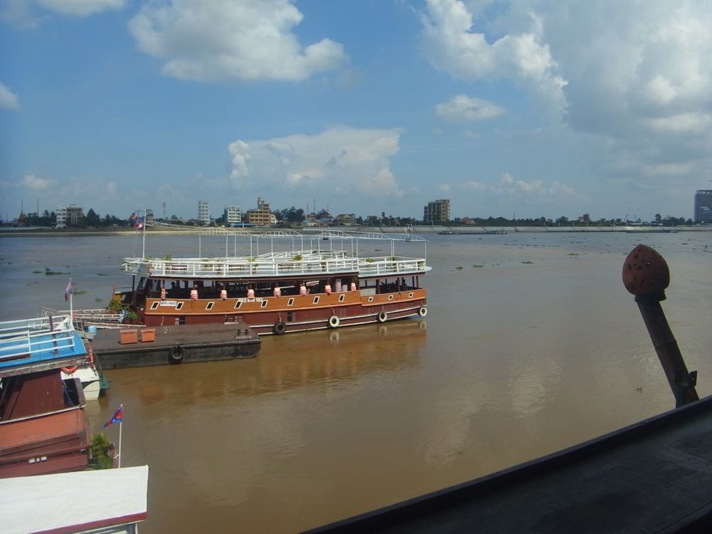  KH プノンペン メコン川