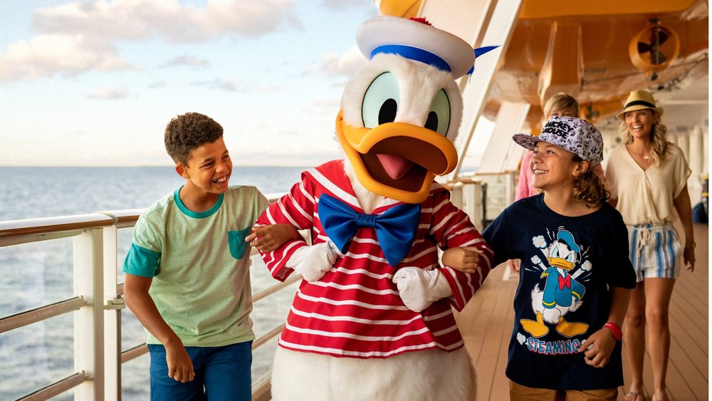 Are you ready to meet your favourite Disney friends? © Disney 