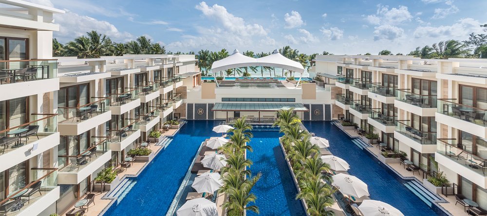 Overview of Henann Palm Beach Resort