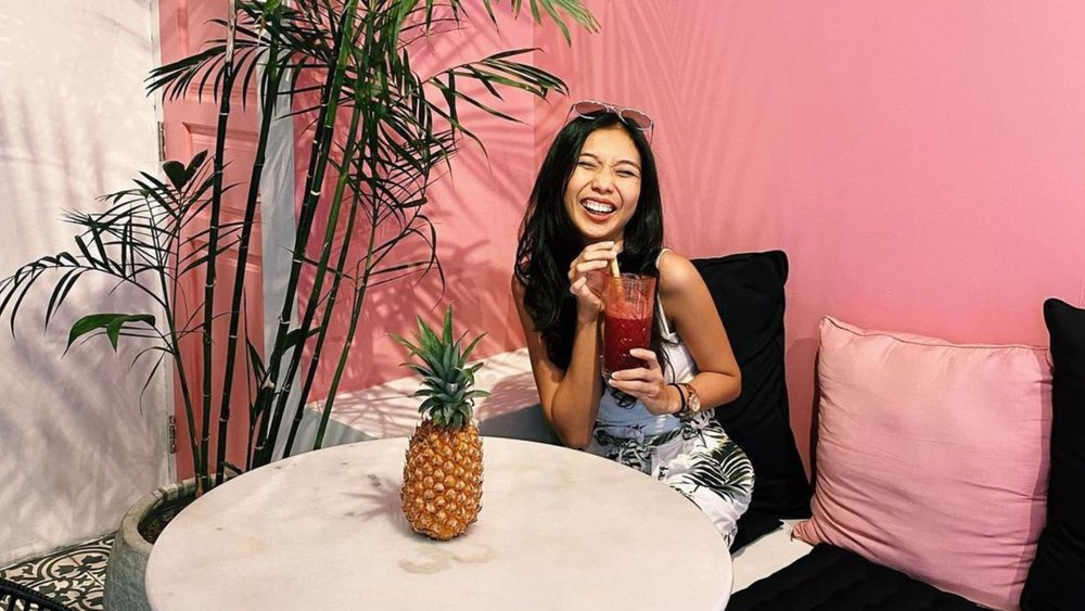 This cafe is the definition of 'happy place.' Credits to @andinaditya on Instagram