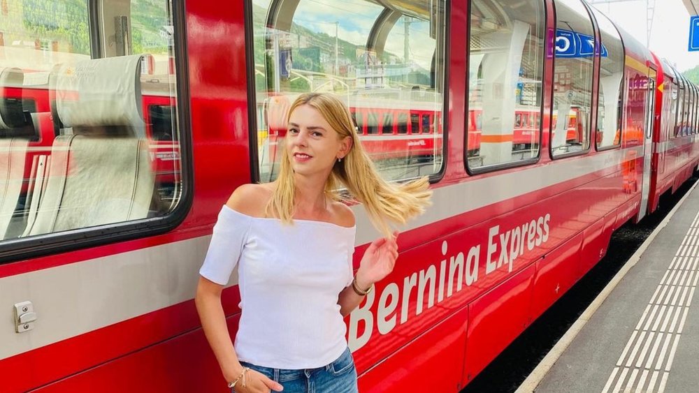 All aboard the Bernina Express, which takes you through the breathtaking Swiss Alps. Credits: @kierunek_wlochy on Instagram