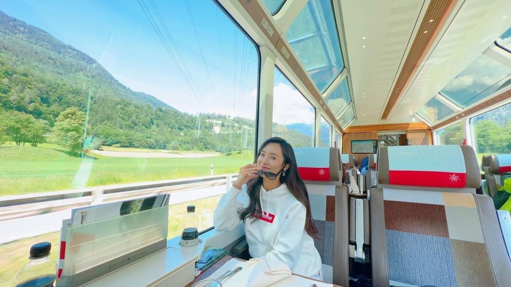 With its special panoramic windows and glass skylights, you'll have a good dose of views on the Bernina Express! Credits: @yinyin618 on Instagram