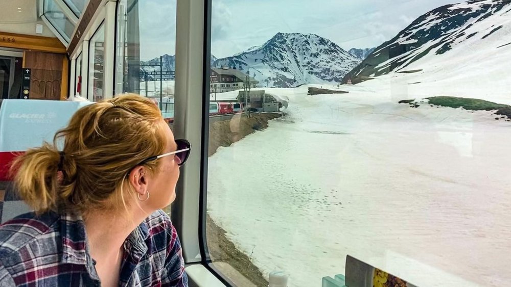 Book a ride at the Glacier Express on your next visit to Switzerland! Credits to @our_non_stop_lifestyle