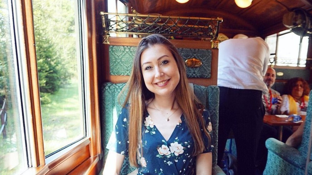 Did you know you can enjoy warm meals inside your cable car? Credits to @karinmira