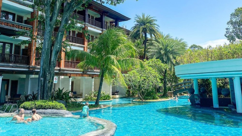 Sip and Dip: Bali’s Best 10 Swim-Up Bars for a Refreshing Tropical ...