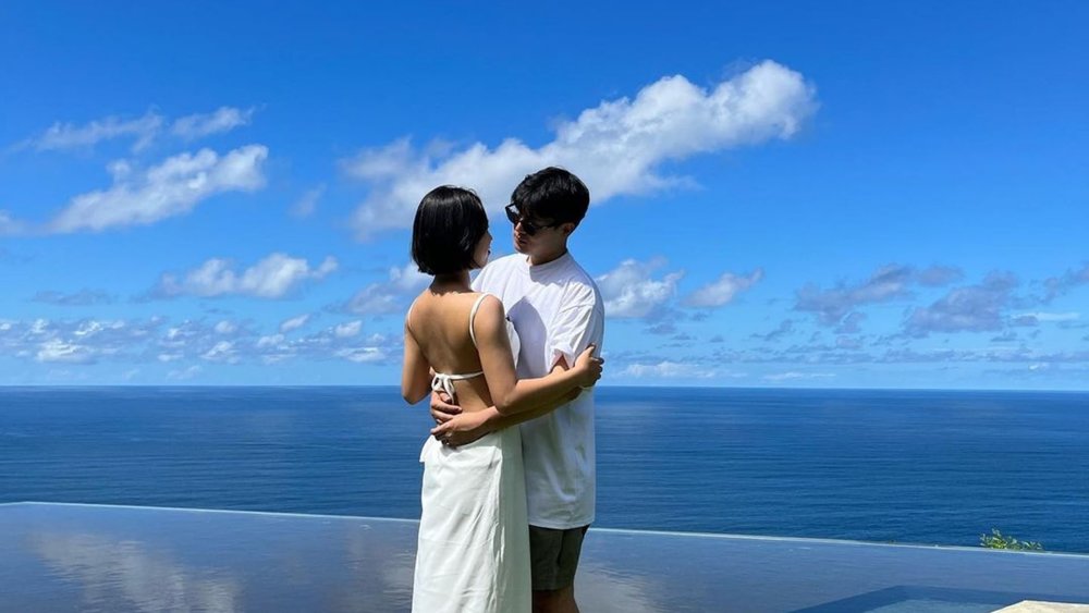 Just you, your partner and the view. Credits to @haave__ on Instagram